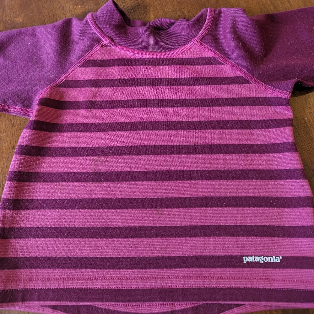 Patagonia Magenta Stripe Capilene 3 Base Layer Set with blemish